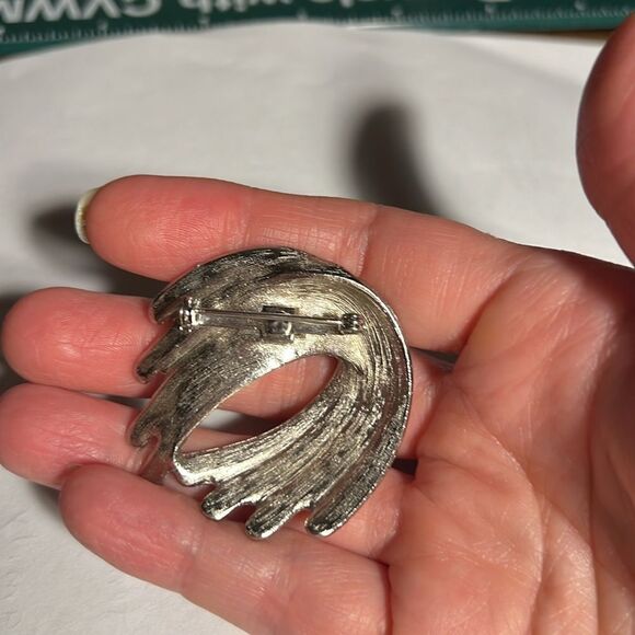 Vintage Faux Silver brooch. - Picture 4 of 4